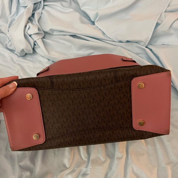 Michael Kors Handbag - Picture 6 of 8